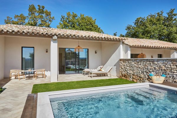 Escapade en chambre avec piscine privée - moyenne saison
