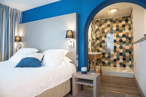 Escale à Port Marine en chambre Confort Côté Port ou Mer